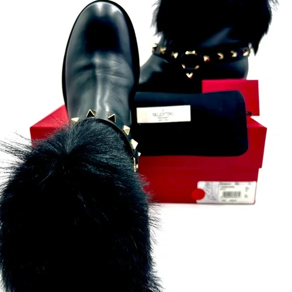 VALENTINO ROCKSTUD Winter Ankle Boots WOMENS SZ 8.5 - Picture 2 of 16